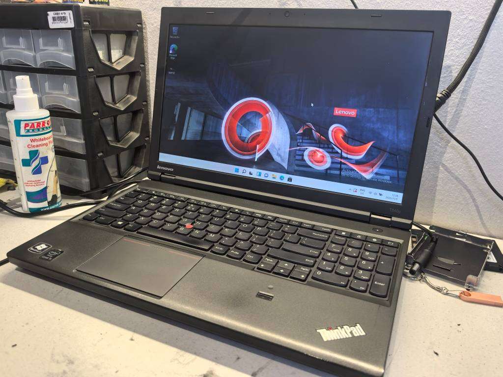 Lenovo ThinkPad T540p, i5-4300M, 8GB RAM, 500GB HDD, DVD