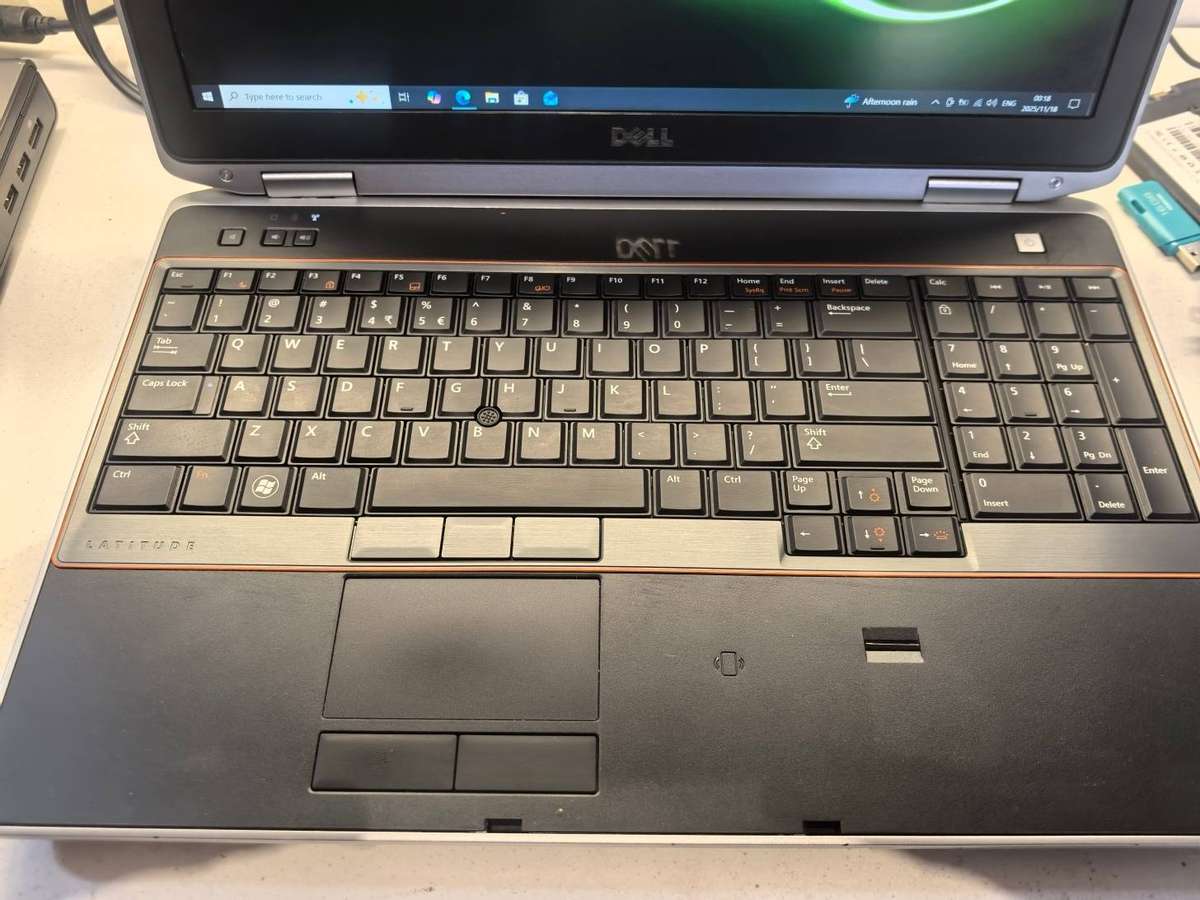 DELL LATITUDE E6520, i7-2760QM, 8GB RAM, 256GB SSD, FHD DISPLAY, NVIDIA GRAPHICS