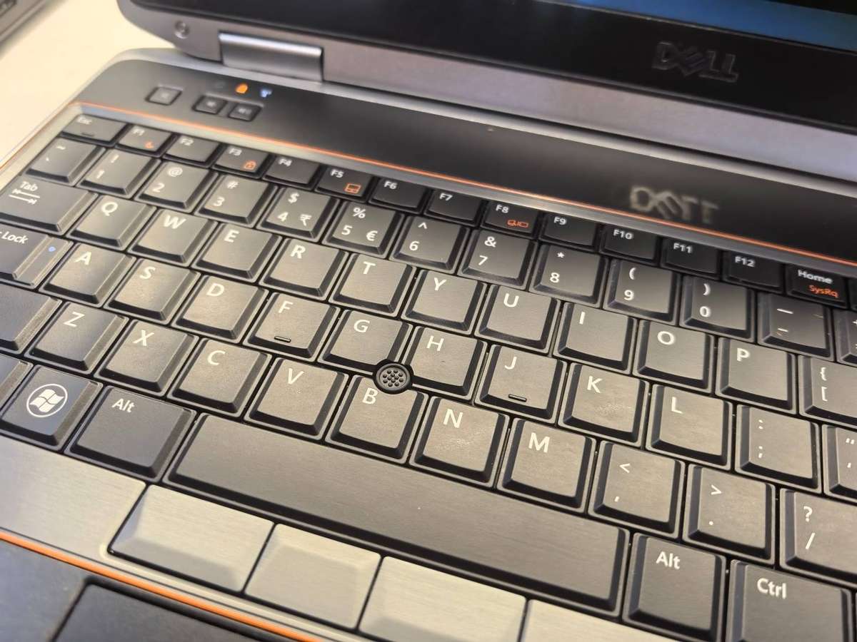 DELL LATITUDE E6520, i7-2760QM, 8GB RAM, 256GB SSD, FHD DISPLAY, NVIDIA GRAPHICS