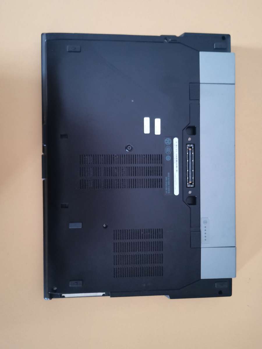 Dell Latitude E6410 - Intel Core i5-M 560 @ 2.67GHz - 4GB RAM - 500GB HDD - Battery Dead