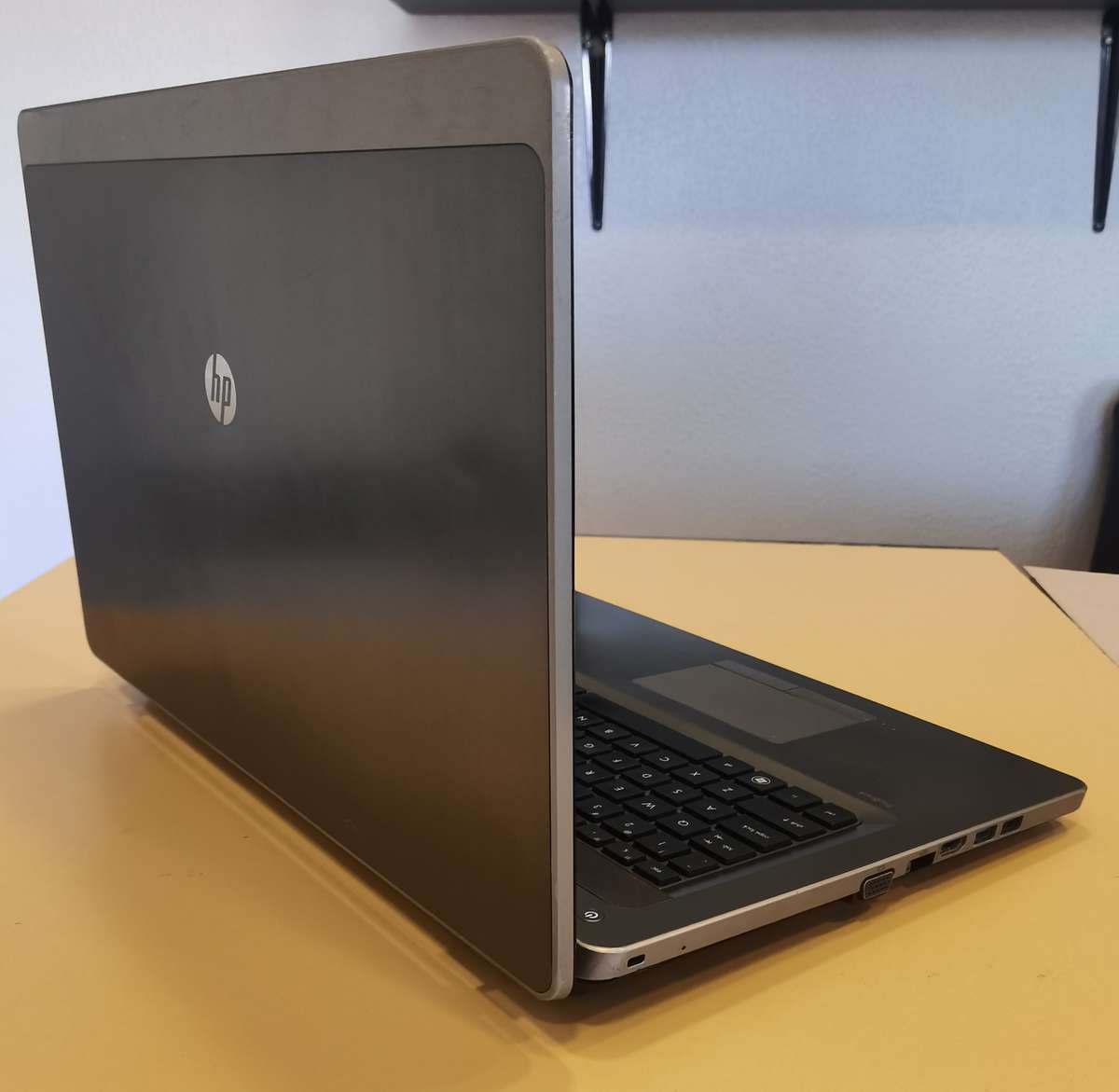 HP ProBook 4730S - Intel Core i3-2330M-RADEON GRAPHICS-HD+- 8GB RAM - 256GB SSD