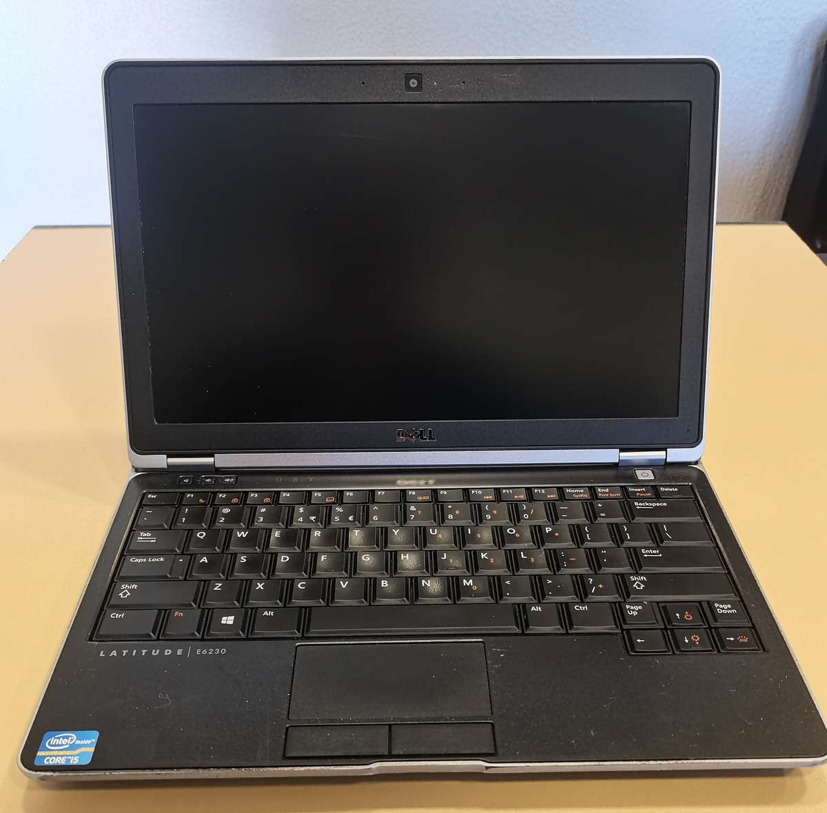 Dell Latitude E6230 - Intel Core i5-3320M @ 2.60GHz - 4GB RAM - 500GB HDD