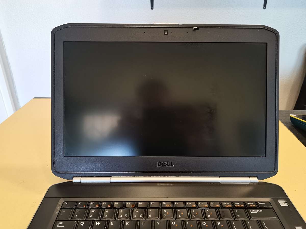 Dell Latitude n Series - Intel Core i3-2350M @ 2.30GHz - 4GB RAM - 500GB HDD - Brand New Battery