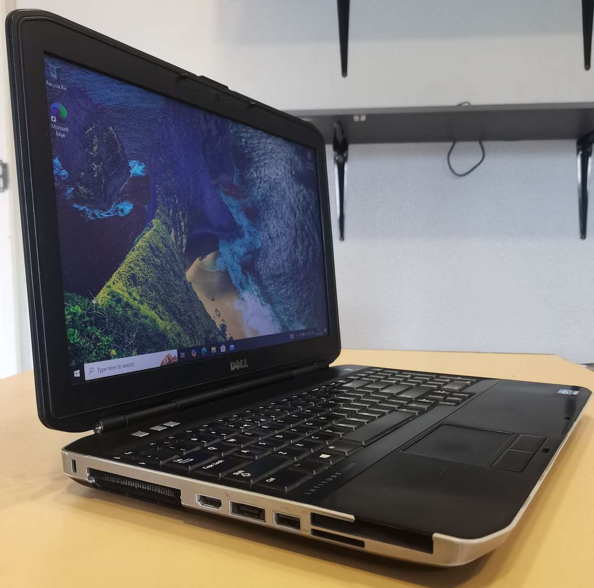 Dell Latitude E5530 - Intel Core i5-3210M @ 2.50 - 4GB RAM - 500GB HDD