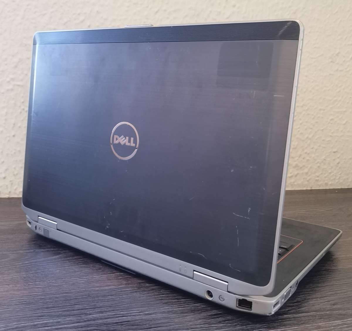Dell Latitude E6420 - Intel Core i5-2520M @ 2.50GHz - 4GB RAM - 500GB HDD