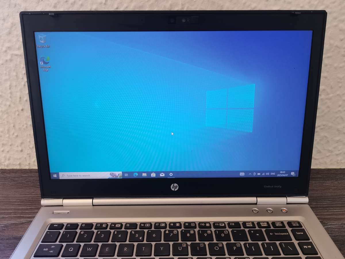 HP EliteBook 8460P - Intel Core i7-2620M @ 2.70GHz - 4GB RAM - 500GB HDD - Brand Dead