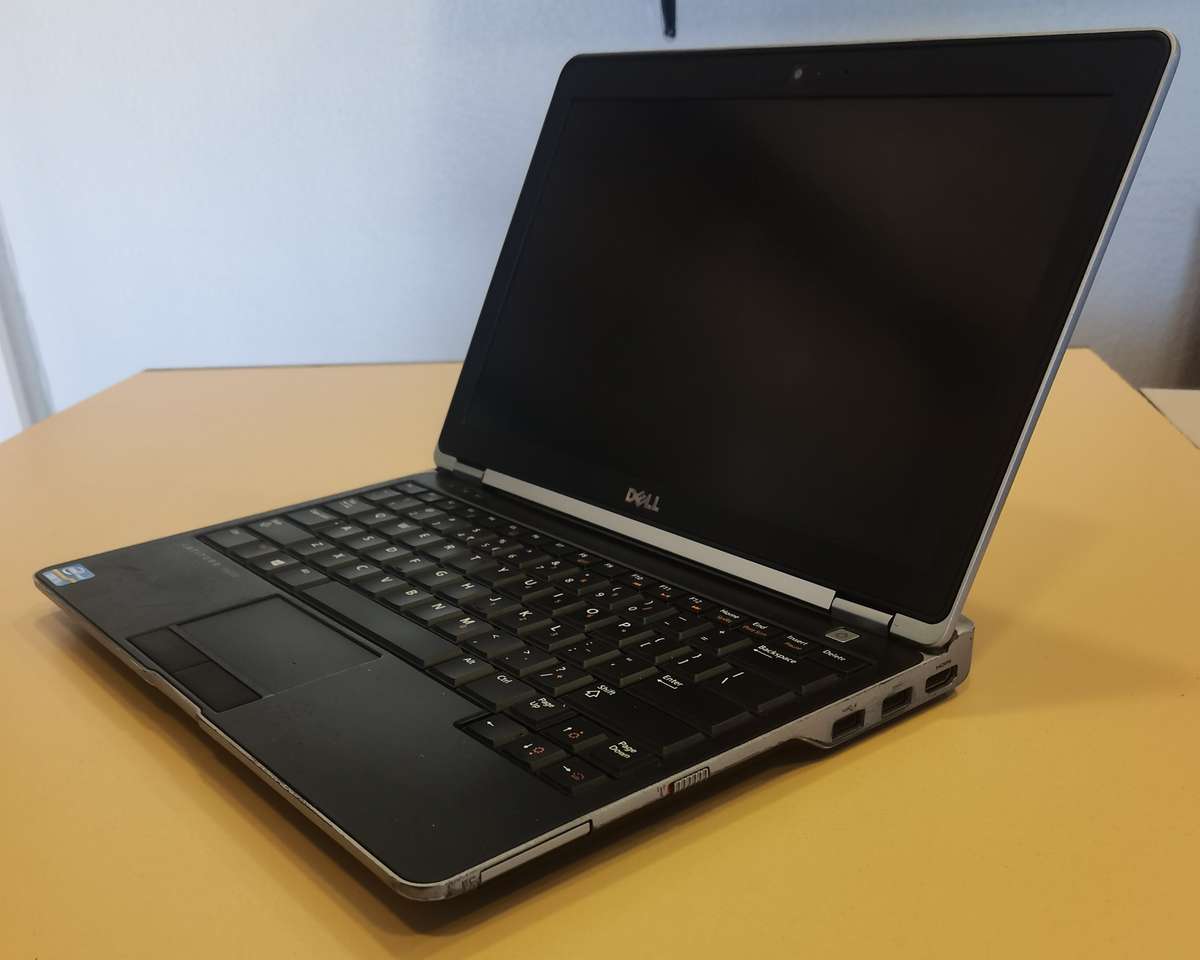 Dell Latitude E6230 - Intel Core i5-3320M @ 2.60GHz - 4GB RAM - 500GB HDD