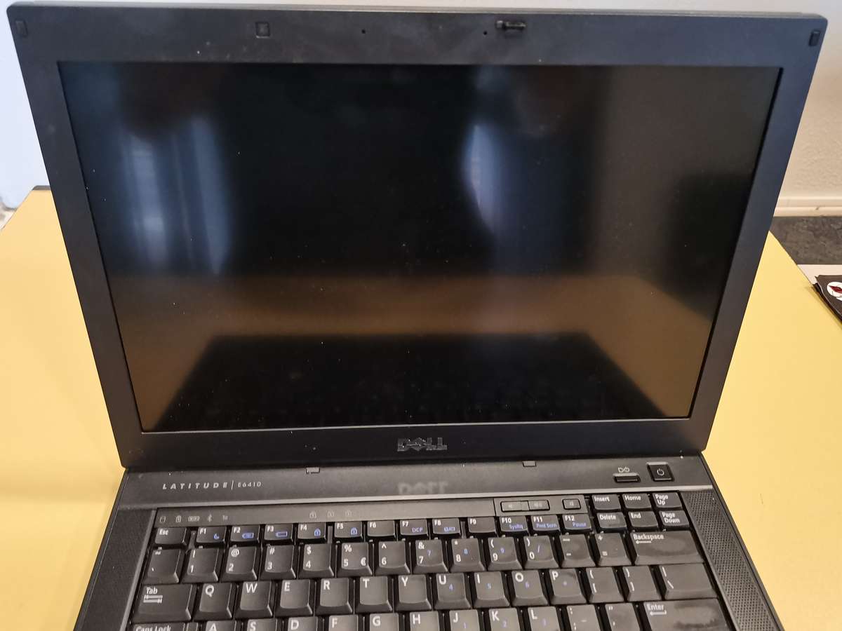 Dell Latitude E6410 - Intel Core i5-M 560 @ 2.67GHz - 4GB RAM - 500GB HDD - Battery Dead