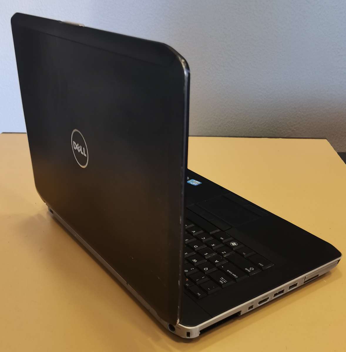 Dell Latitude n Series - Intel Core i3-2350M @ 2.30GHz - 4GB RAM - 500GB HDD - Brand New Battery
