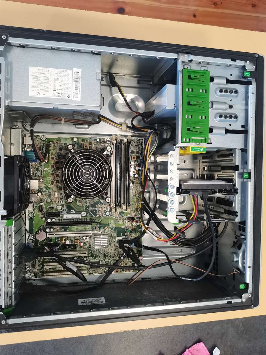 HP Compaq 8200 Elite - Intel Core i5-2500S @ 2.70GHz - 4GB RAM - 500GB HDD