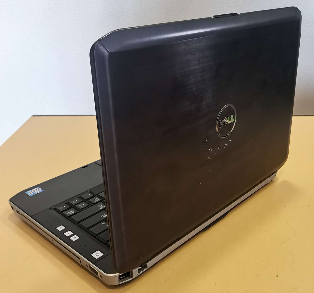 Dell Latitude E5430 - Intel Core i5-3220M @ 2.60GHz - 4GB RAM - 500GB HDD - Brand New Battery