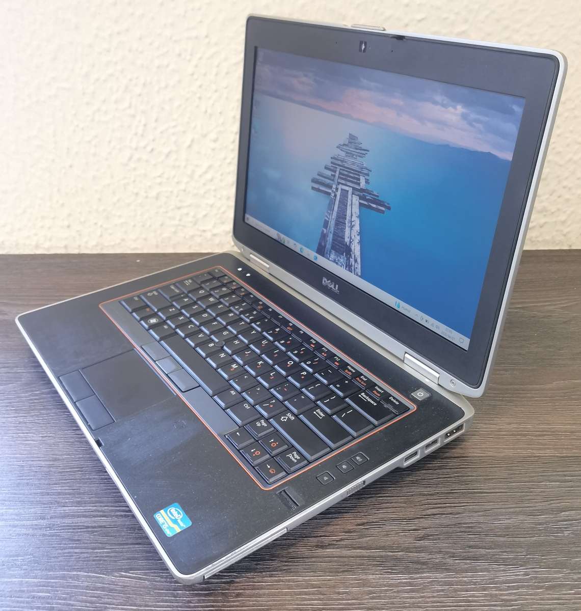 Dell Latitude E6420 - Intel Core i5-2520M @ 2.50GHz - 4GB RAM - 500GB HDD