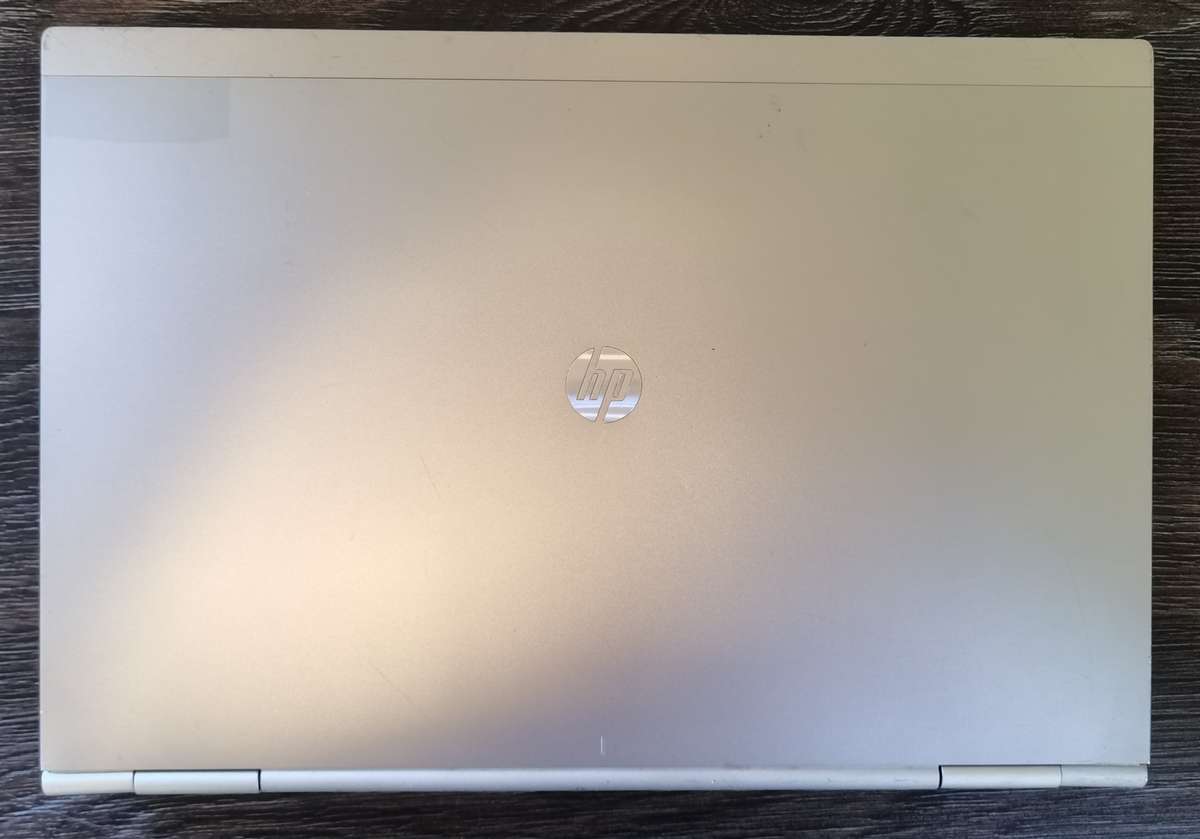 HP EliteBook 8460P - Intel Core i7-2620M @ 2.70GHz - 4GB RAM - 500GB HDD - Brand Dead