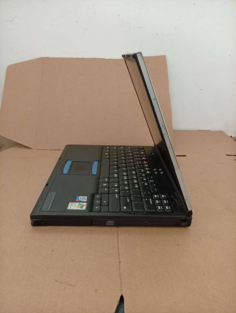 HP Compaq Evo N610c-Intel Pentium 4-ATI Mobility Radeon HD Graphics-512MB DDR1 RAM-30GB HDD-Win XP