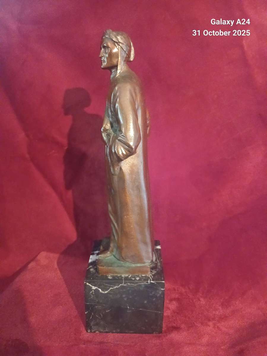 Bronze sculpture of Dante Alighieri by Ernest Beck