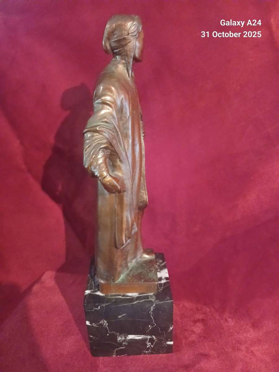 Bronze sculpture of Dante Alighieri by Ernest Beck