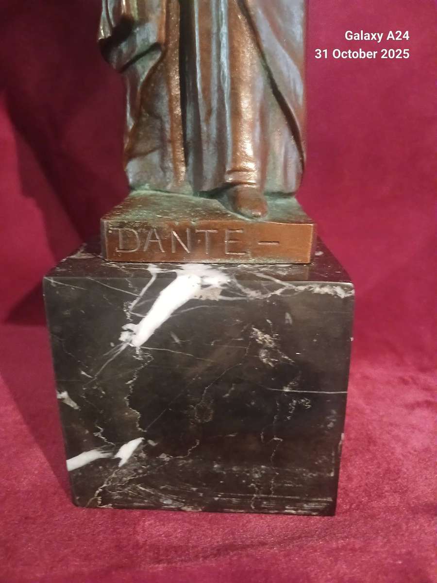 Bronze sculpture of Dante Alighieri by Ernest Beck