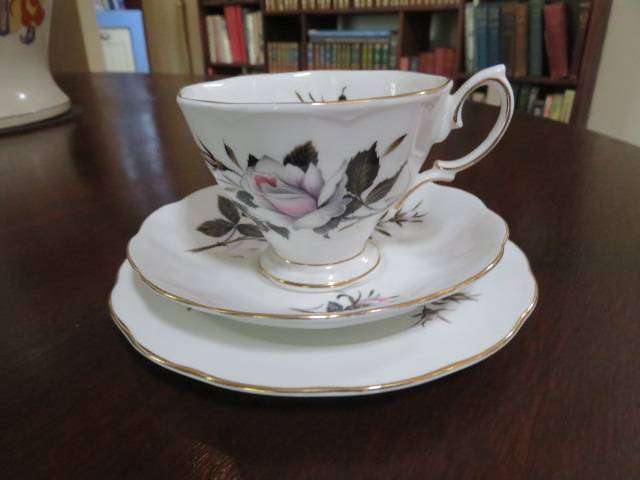 Royal Albert Queen's Messenger trio