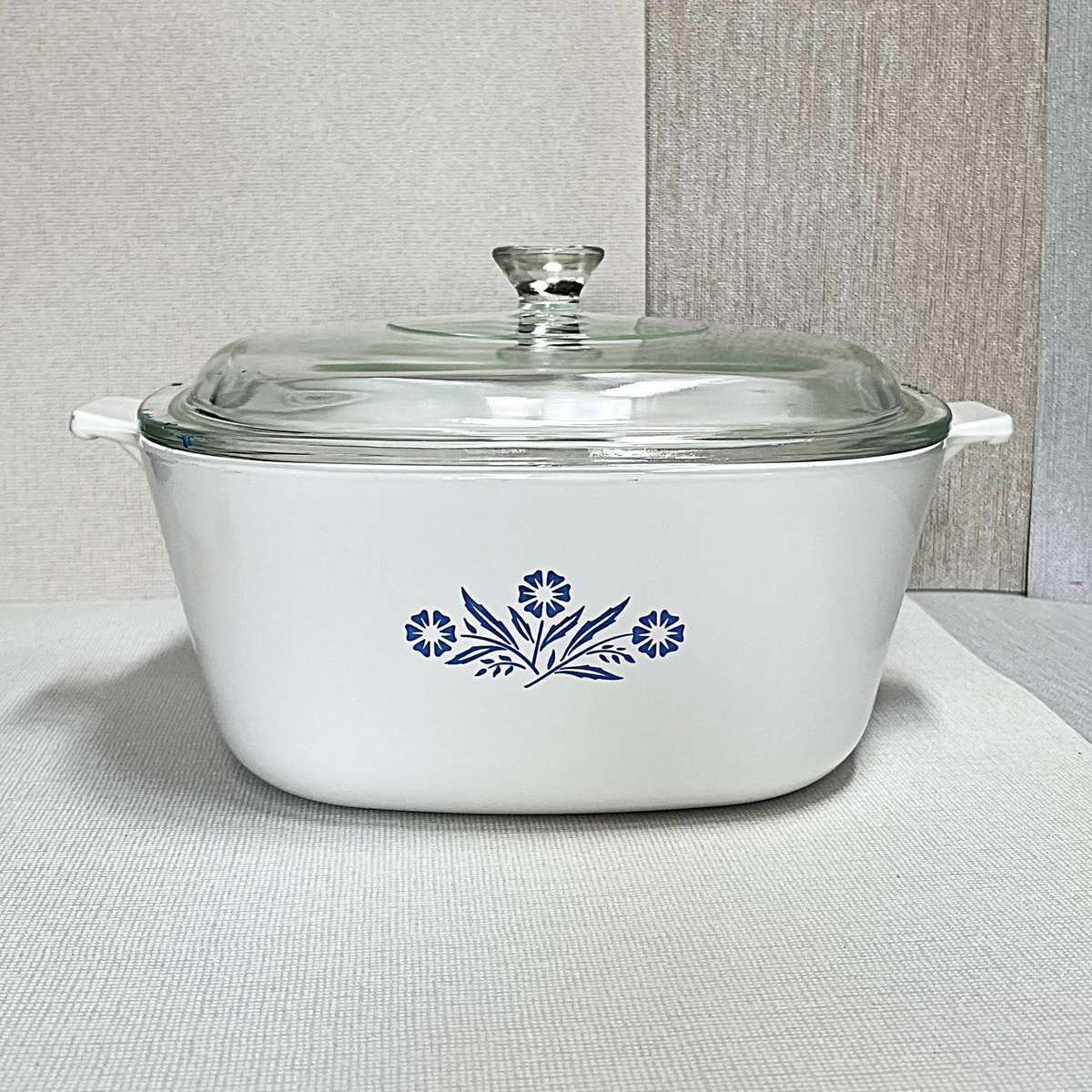 Vintage 2.5 Quart P Series Lidded Casserole Dish