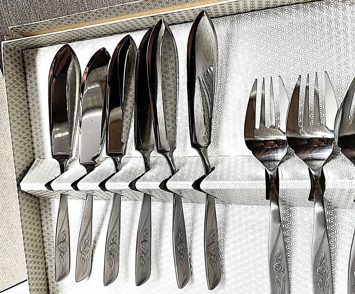 Vintage 1970s 12-Piece Eetrite Stainless Steel Fish Cutlery Set - "Rosita" Pattern (Boxed)