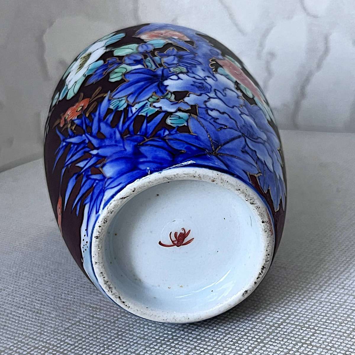 Exquisite Koransha Kinrande Porcelain Bud Vase featuring a Rich, Dramatic Matte Black