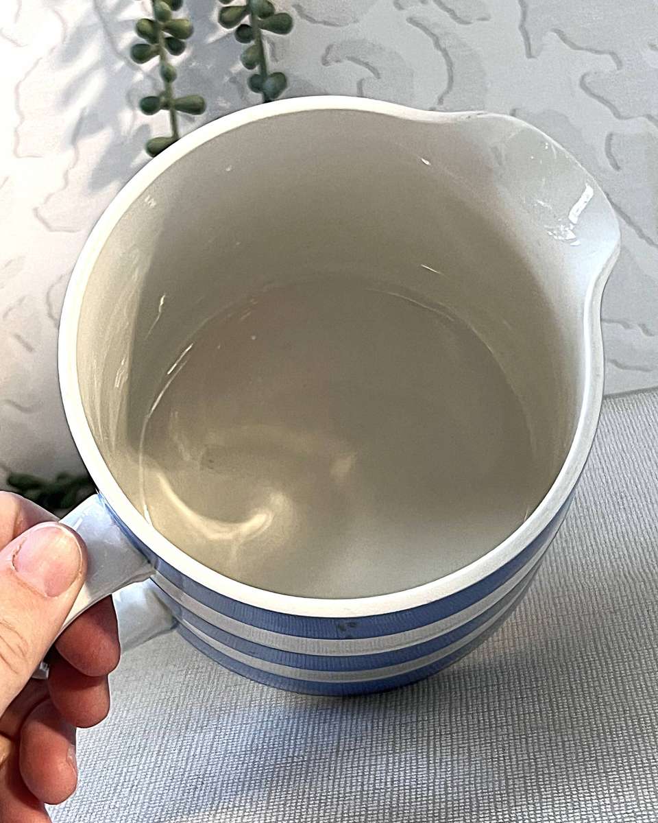 T.G. Green & Co. Cornishware 1.5-Pint "Dreadnought" Milk/Water Pitcher.
