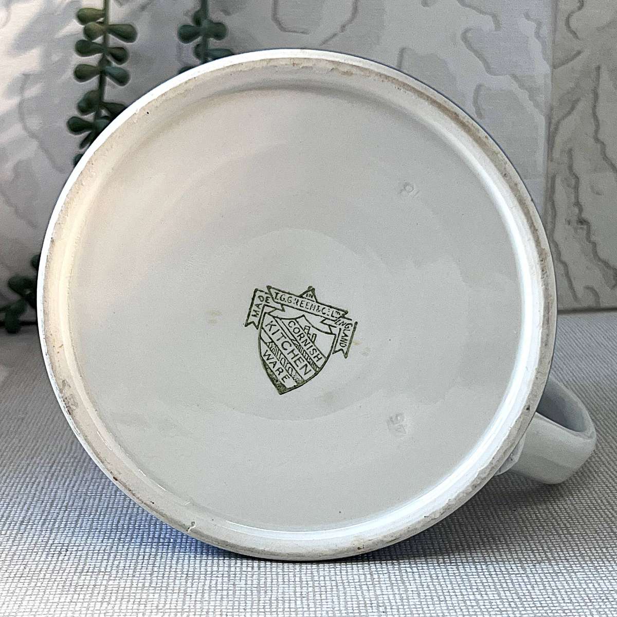 T.G. Green & Co. Cornishware 1.5-Pint "Dreadnought" Milk/Water Pitcher.