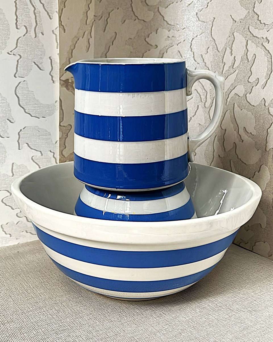 Vintage T.G. Green Cornishware "Cornish Blue" Srtriped Pudding Basin.