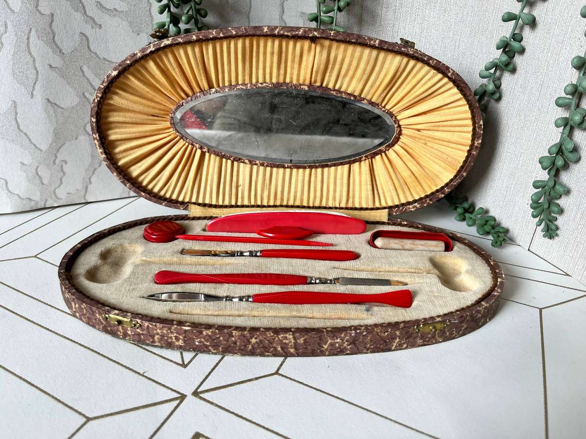 Vintage Manicure Set
