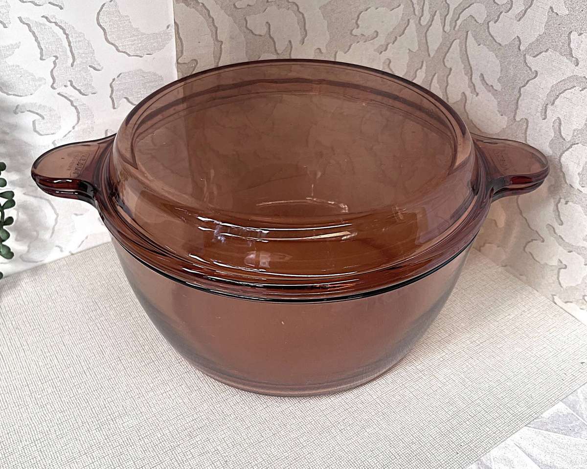 Vintage 4.5L Visions Ware Dutch Oven / Casserole Dish