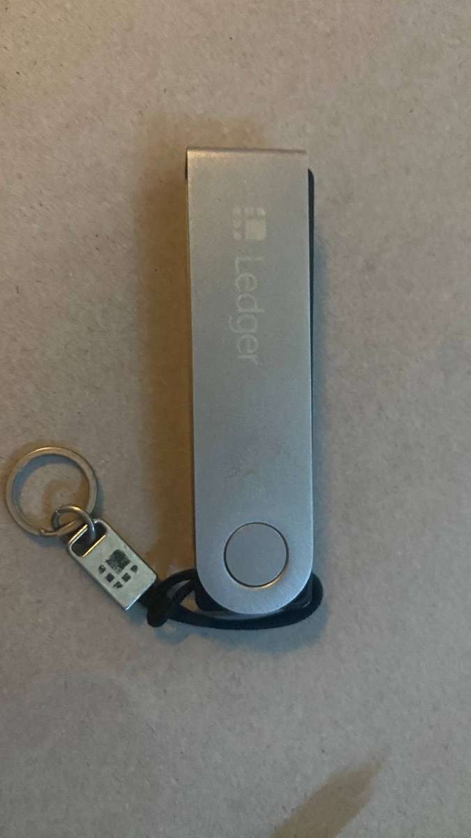 Ledger nano X - crypto wallet