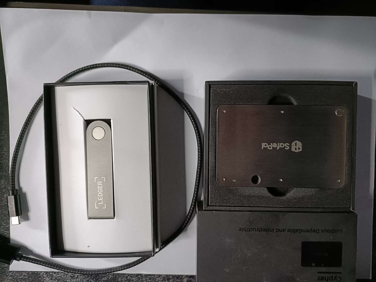 Ledger Nano X plus Safepal Cypher