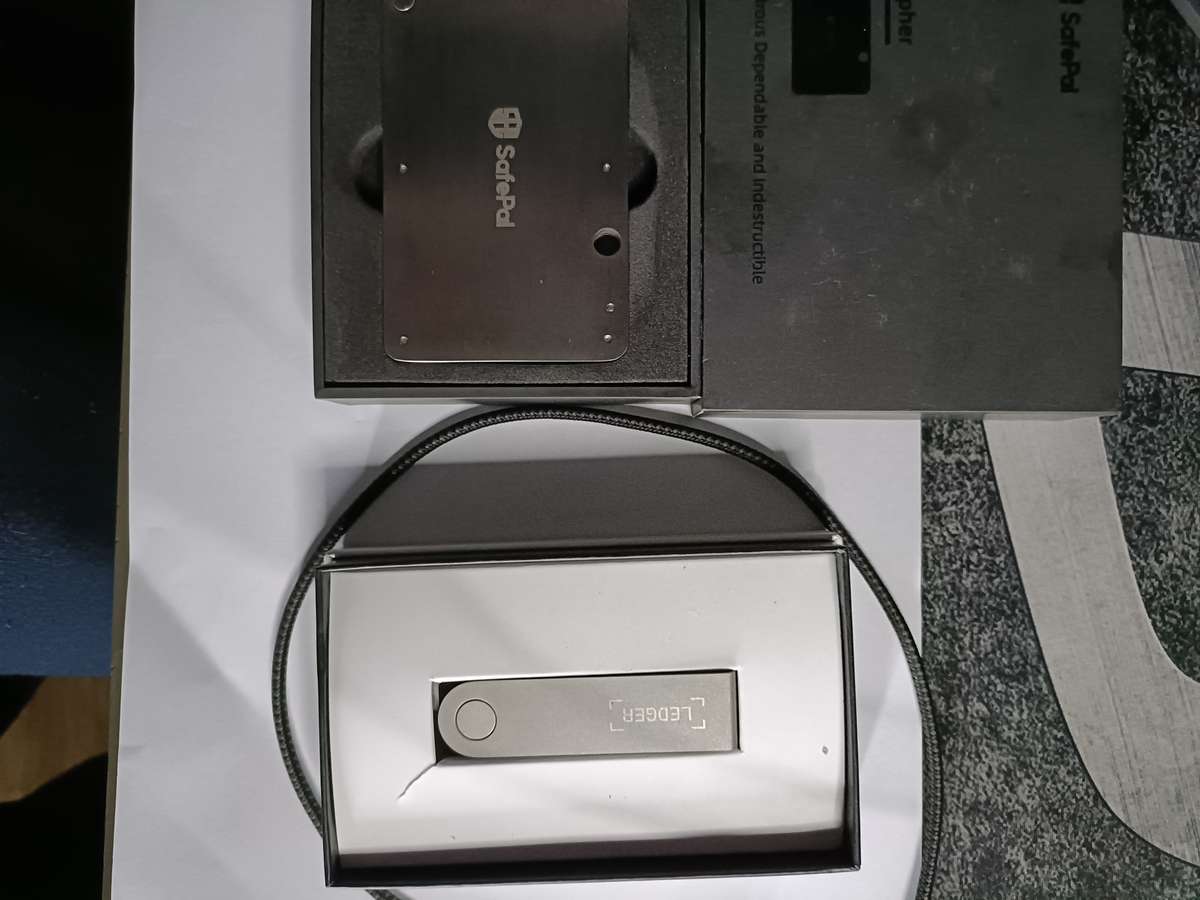 Ledger Nano X plus Safepal Cypher