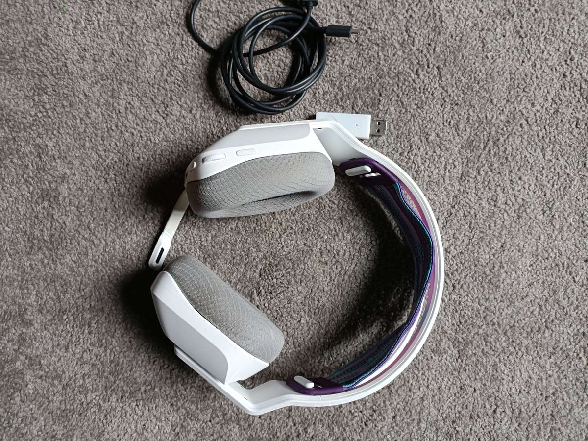 Logitech G733 Lightspeed Wireless RGB Gaming Headset - White