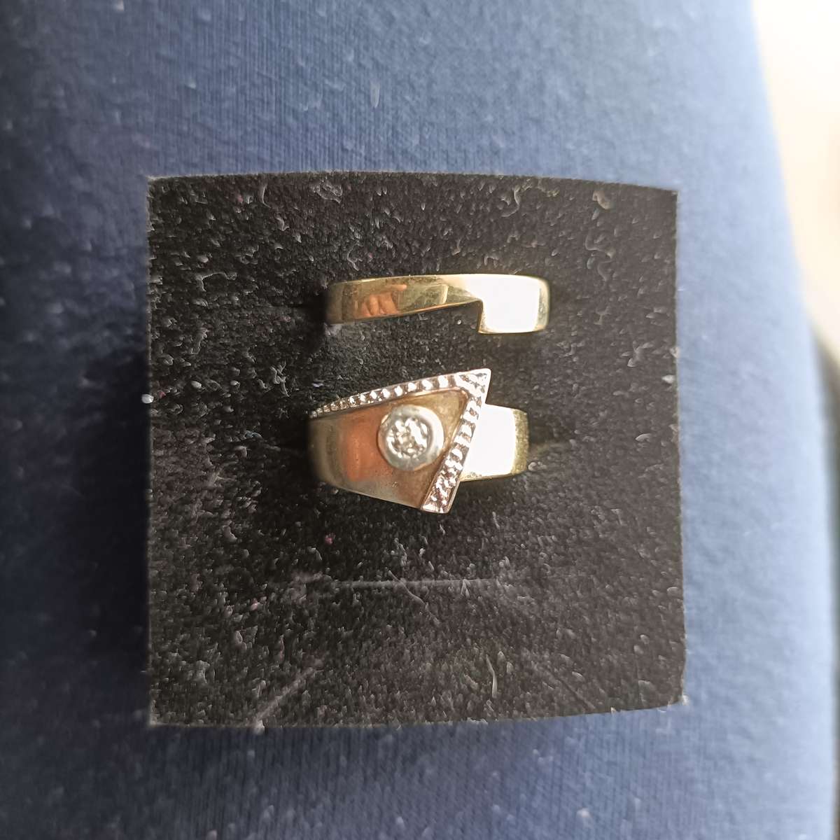 9ct Solid Gold ring pair 7.7 grams