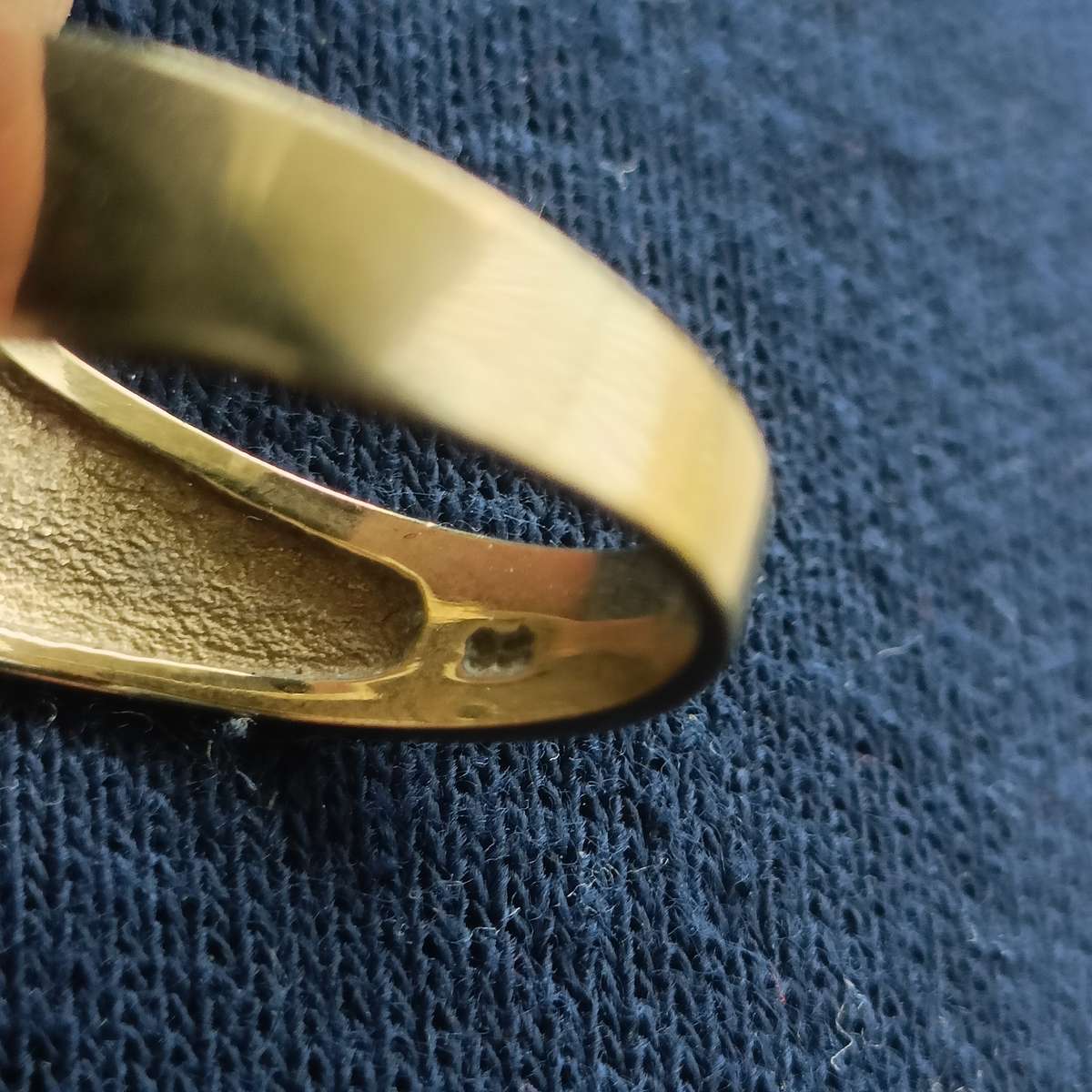 9ct Solid Gold ring pair 7.7 grams