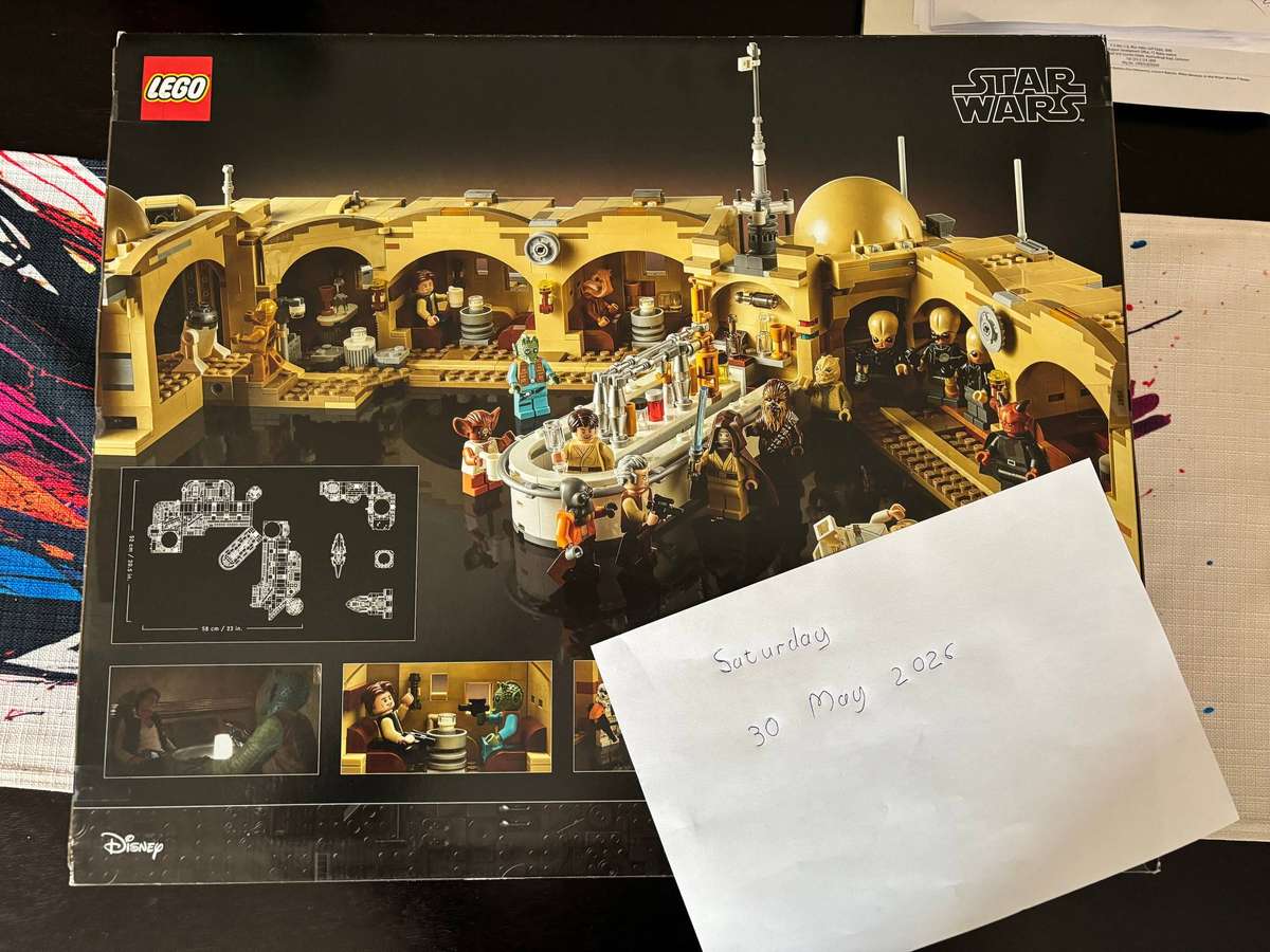 LEGO Star Wars Mos Eisley Cantina 75290  New & Sealed (Retired Master Builder Series)