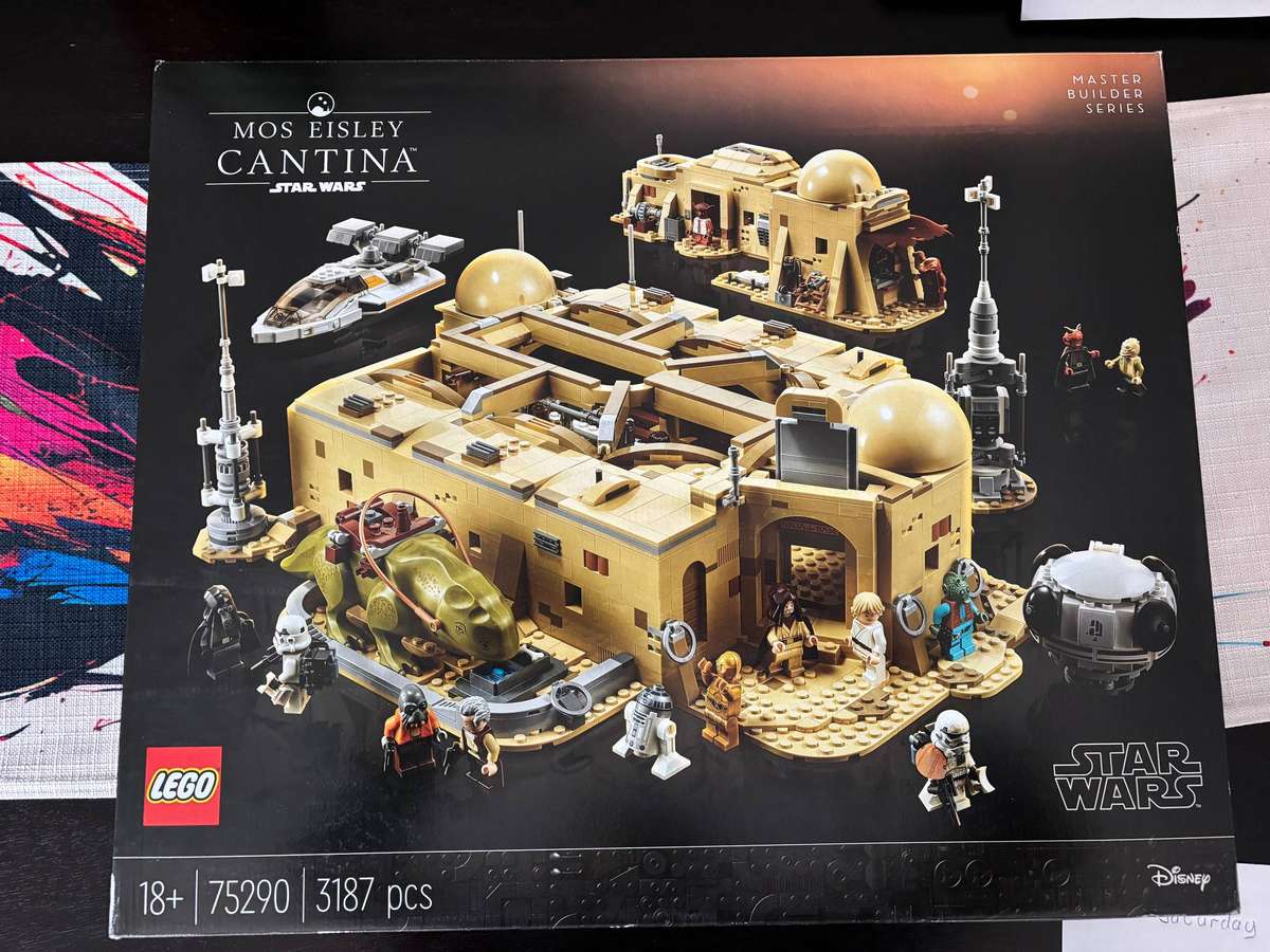 LEGO Star Wars Mos Eisley Cantina 75290  New & Sealed (Retired Master Builder Series)