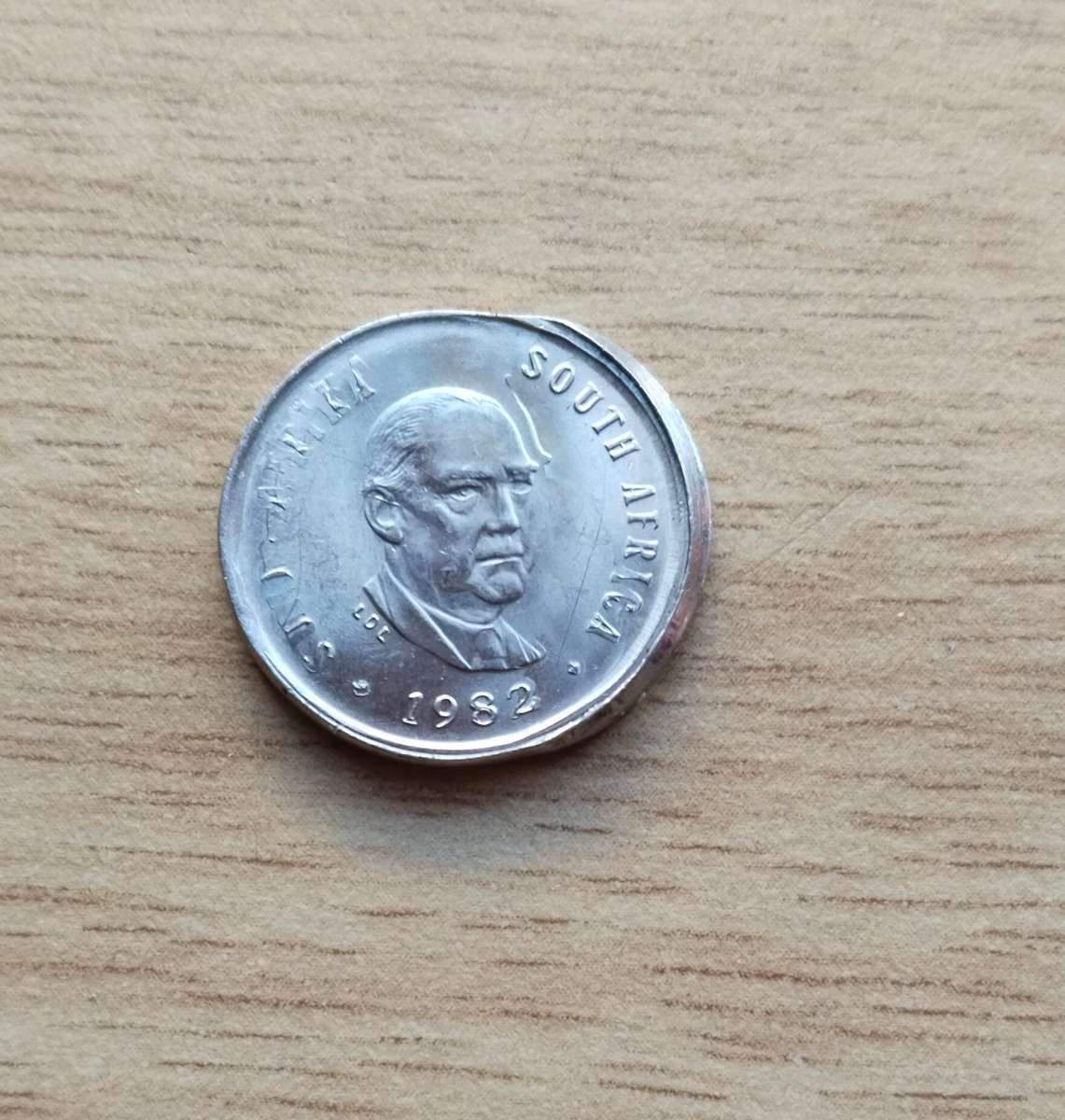 Error 1982 South Africa 5 Cents.