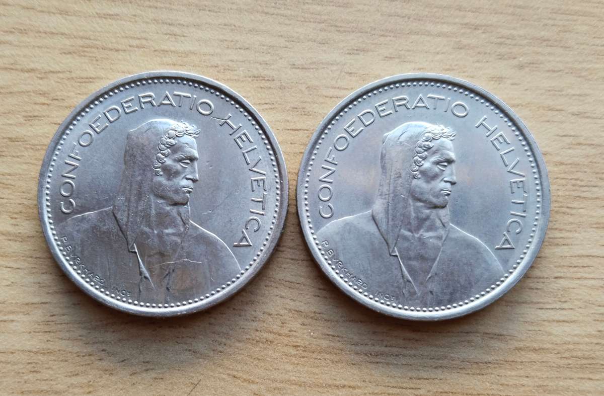 Helvetica Switzerland collection of 2 Good Condition 1968 (5 Francs)