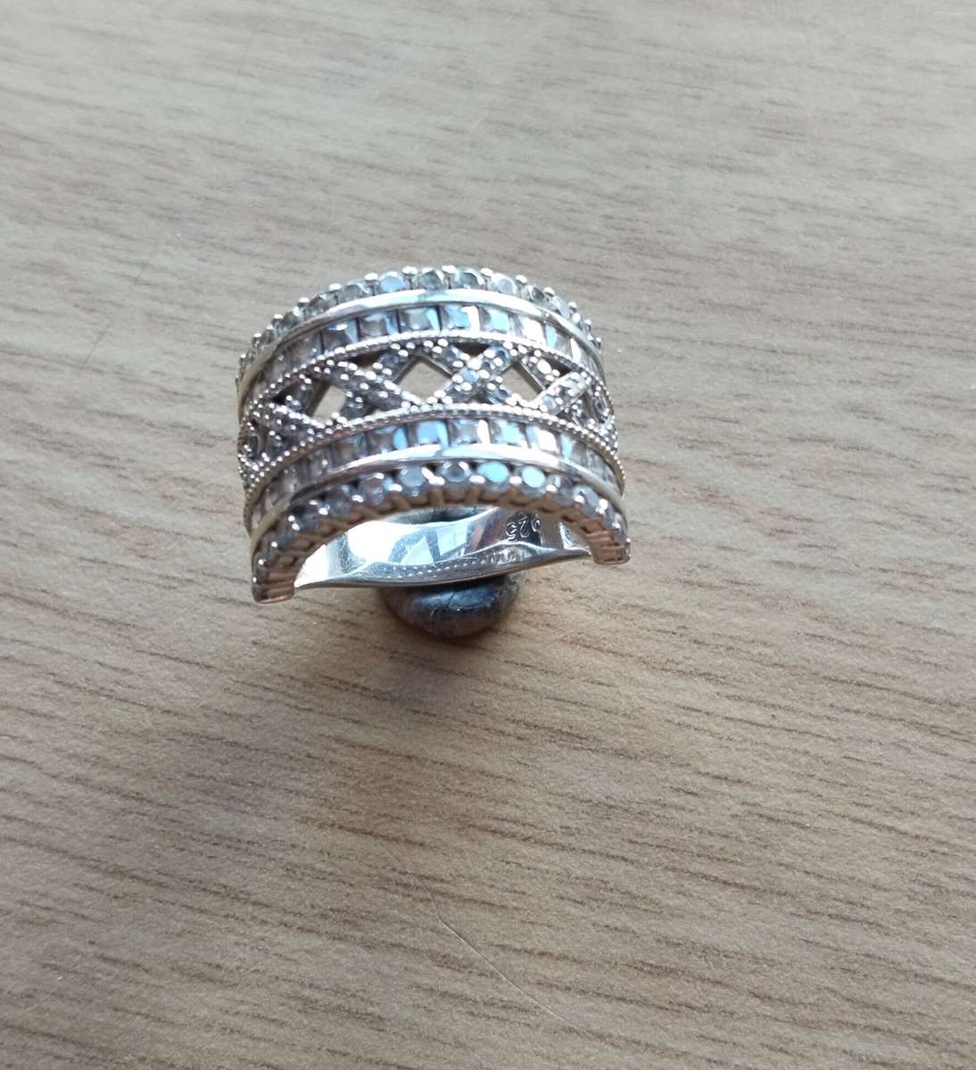 Beautiful Sterling silver ladies ring with semi precious stones. 17mm inside diameter.