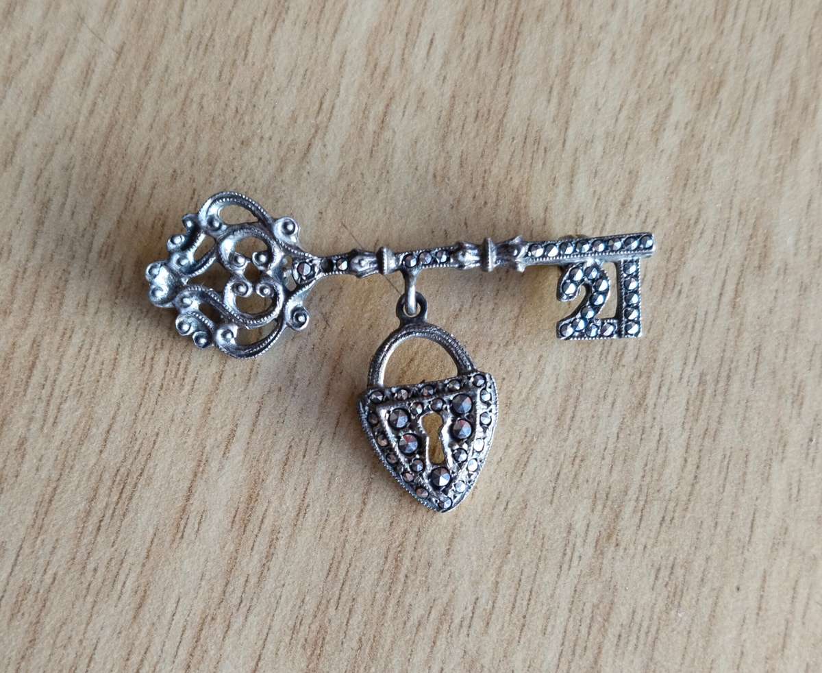 Beautiful Vintage 21st Birthday Key with heart.