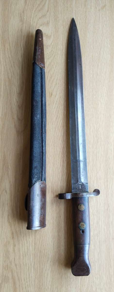 British 12/92 Sanderson Sheffield Bayonet with Scabbard. Nice Item!!