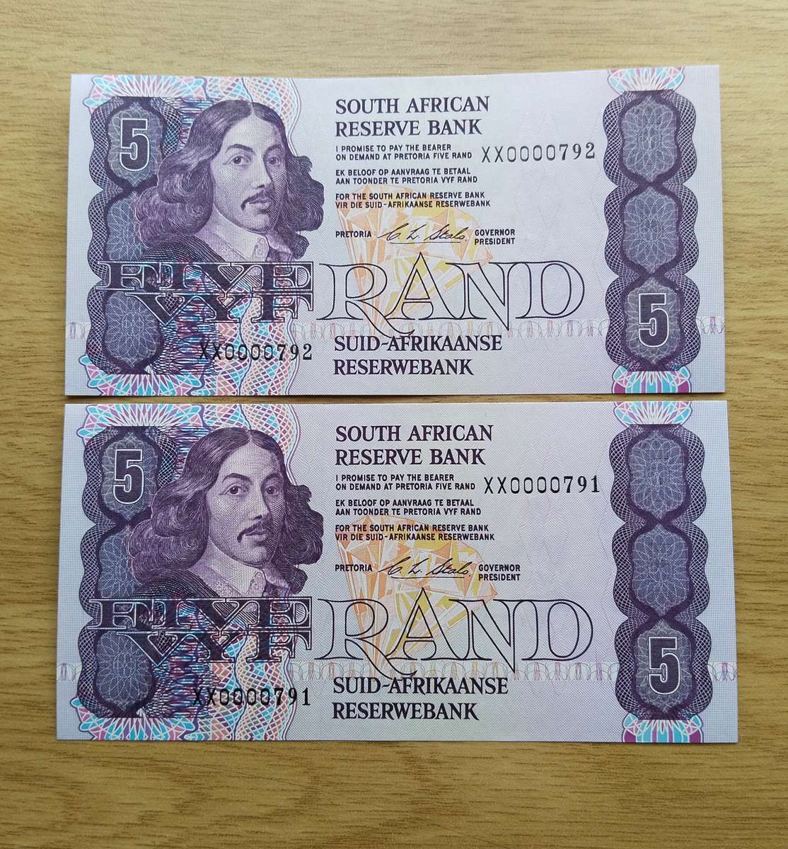Replacement C.L. Stals XX 2 consecutive number old R5 bank notes. Low serial numbers!!
