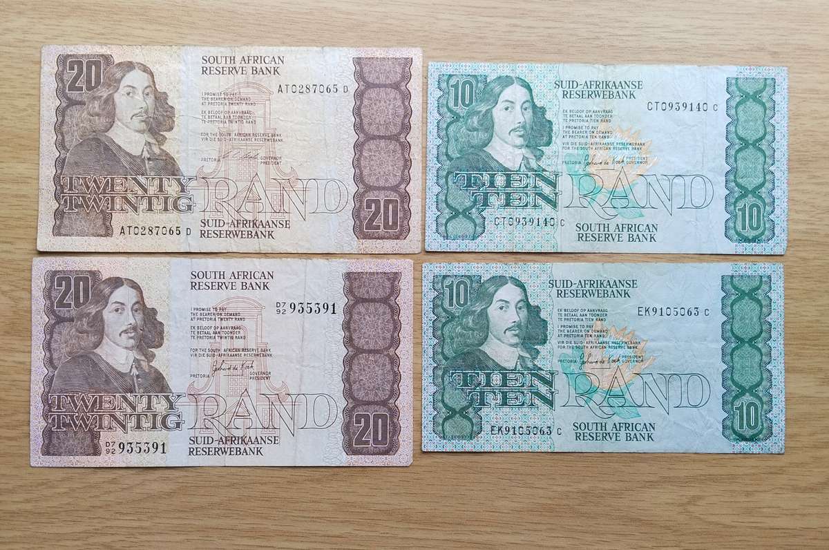 South Africa collection of 2 X R20 and 2 X R20 Bank Notes.