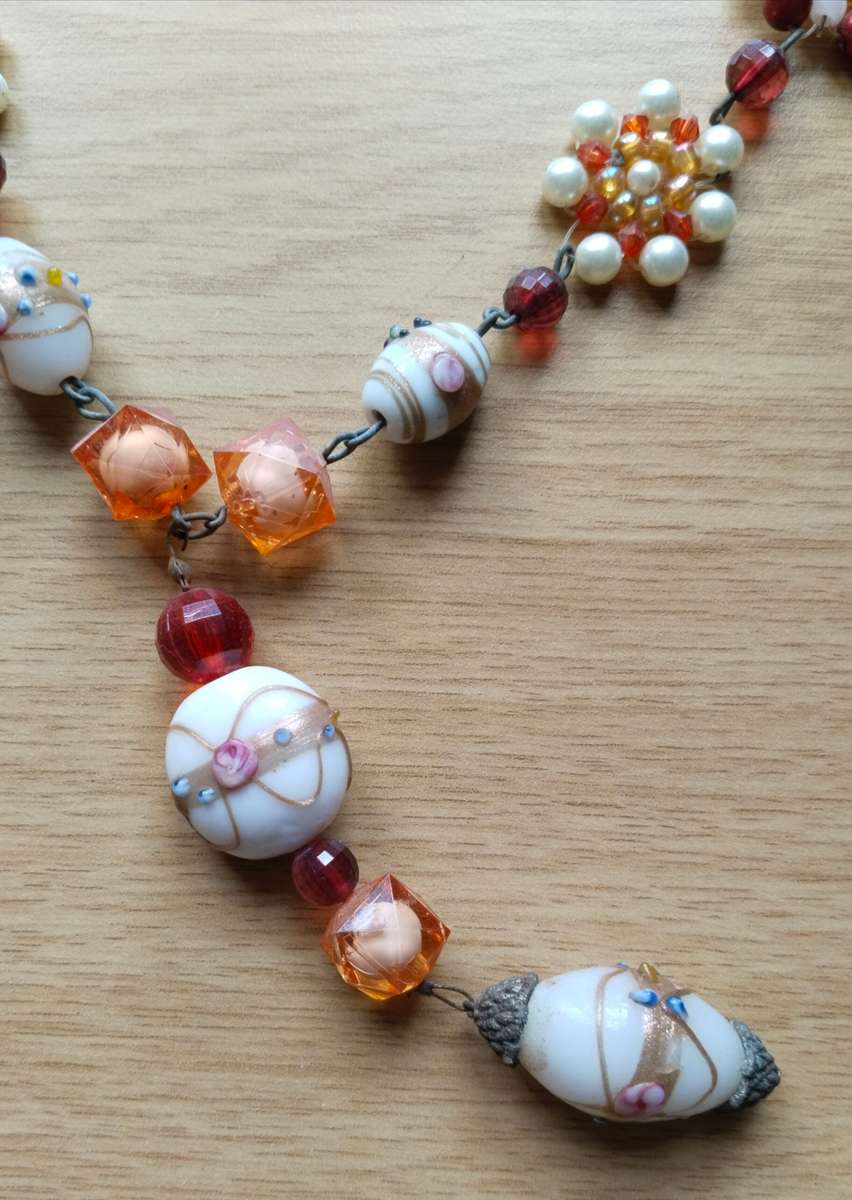 Beautiful colourful ladies necklace. 470mm long.