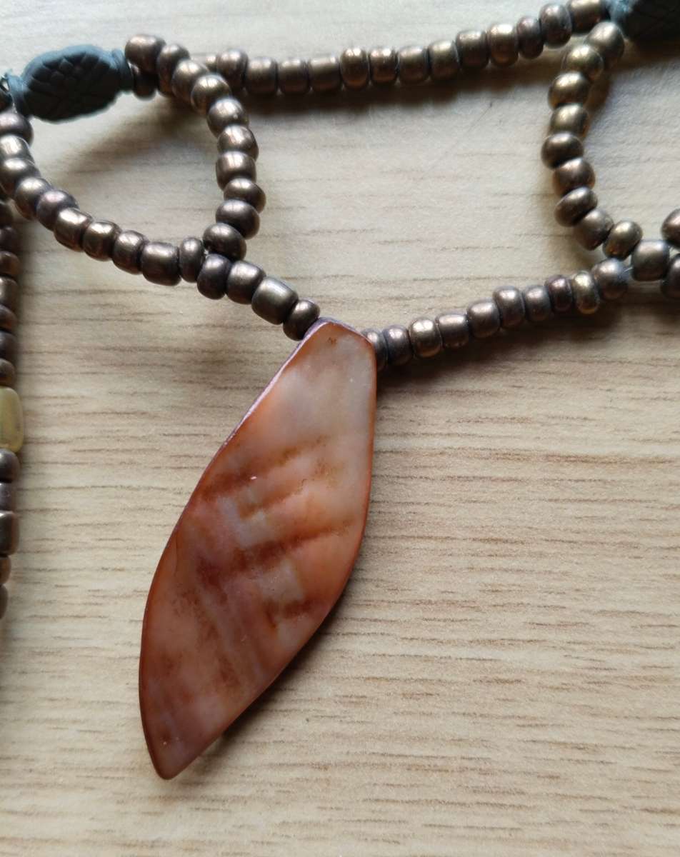 Beautiful vintage style ladies necklace. 530 mm long.