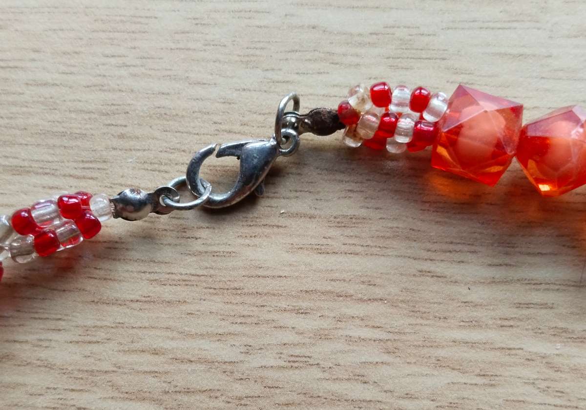 Beautiful ladies vintage style necklace. 270mm long.