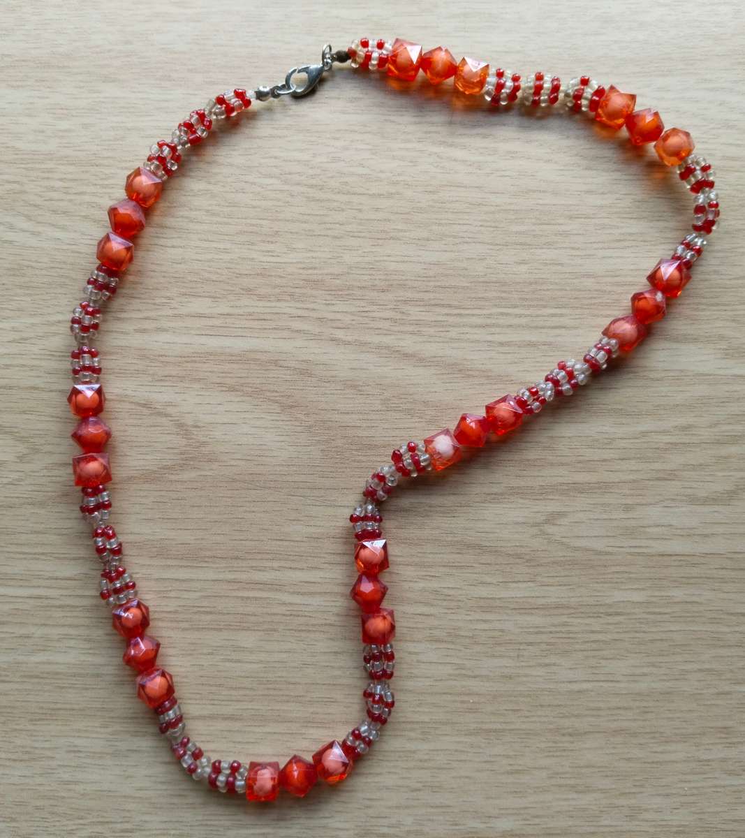 Beautiful ladies vintage style necklace. 270mm long.