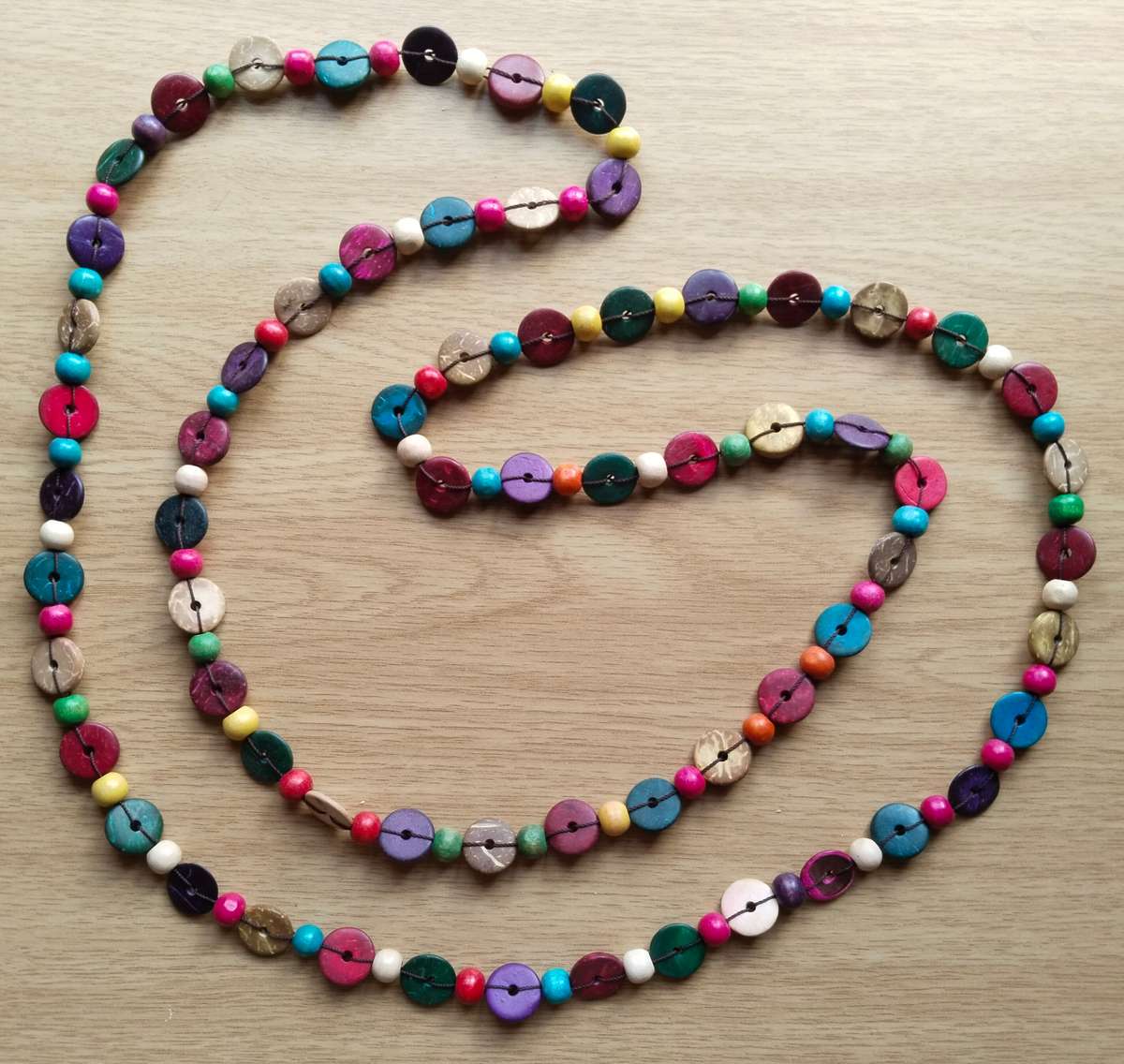Beautiful colourful ladies necklace. 740mm long.